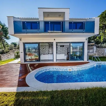 Hellios Villa